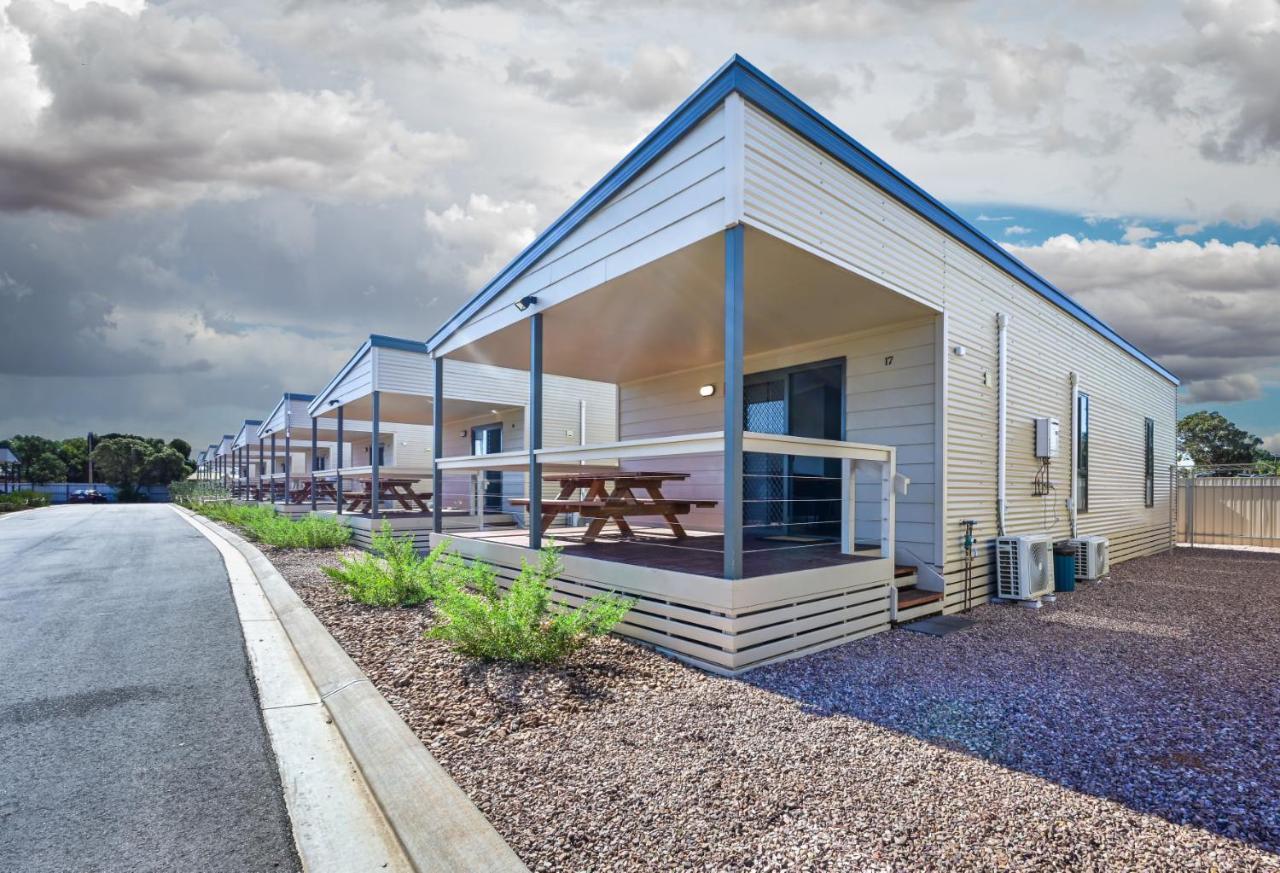 Harvest Stay Cabin Park Port Augusta Esterno foto